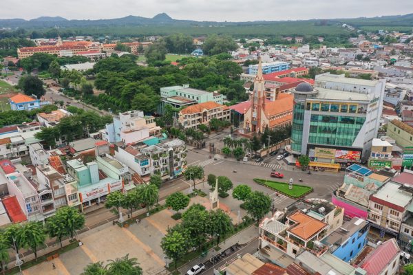 Mua thửa đất 18,5 tỷ đang thế chấp, người phụ nữ vướng vào tranh chấp