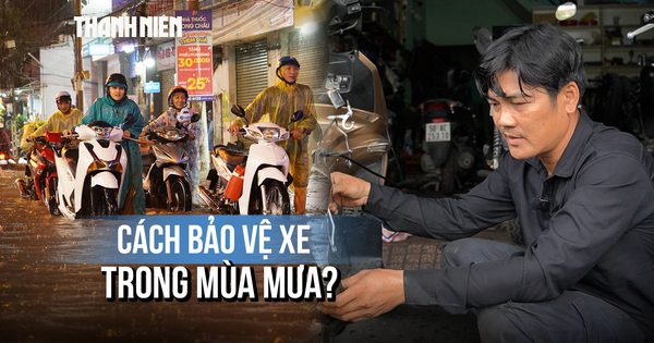 Mưa trắng trời ở TP.HCM, chủ tiệm sửa xe làm điều bất ngờ: Chỉ khách cách… bớt phải quay lại tiệm
