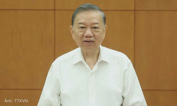 'Mục tiêu cuối cùng của giáo dục không phải điểm số, bằng cấp'