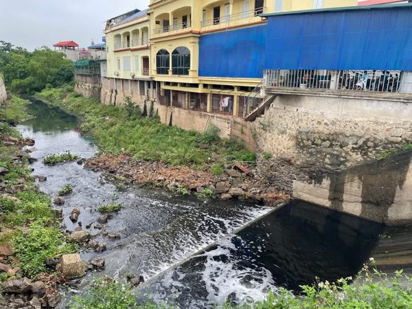 Muốn cứu sông hồ ô nhiễm, phải bắt đầu từ nước thải mỗi nhà