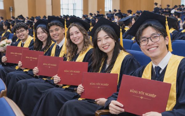 Muốn đại học thôi chạy theo điểm số, cần thay đổi cách tuyển dụng nhân sự