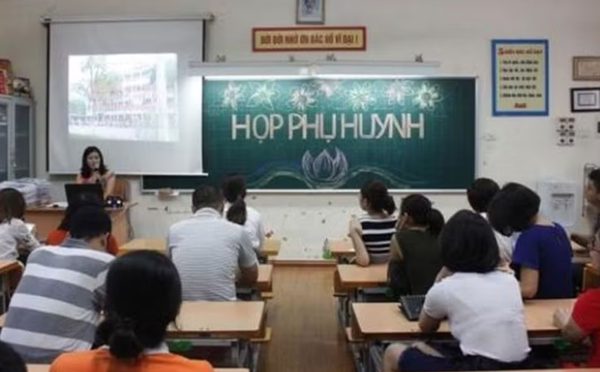 Muôn kiểu lạm thu đầu năm học: Phiếu thông báo dài như tờ sớ