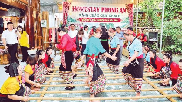 Mường Chọng thức giấc