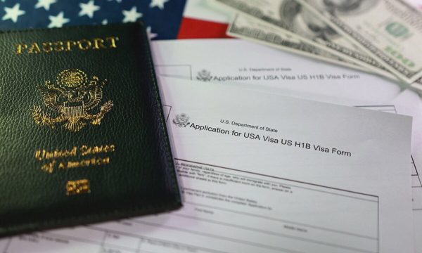 Mỹ muốn thu phí hơn 100.000 USD với thị thực H-1B