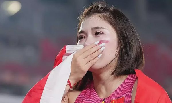 Mỹ nhân điền kinh Trung Quốc bật khóc vì bị công kích