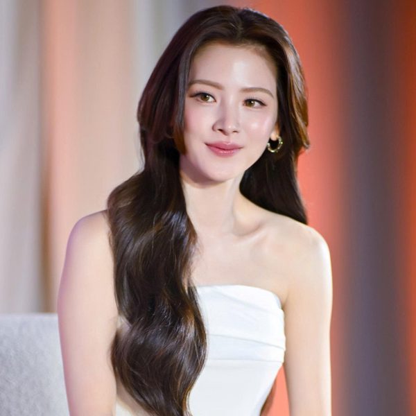 Mỹ nhân Thái Lan Baifern hội ngộ Hoa hậu Thanh Thủy, Tiểu Vy