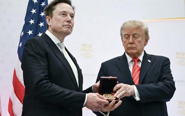Mỹ nhiều lần đề nghị SpaceX bật, tắt Starlink, hỗ trợ Ukraine và người biểu tình Iran