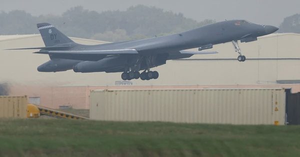 Mỹ rút toàn bộ máy bay ném bom B-1B từ Anh về nước