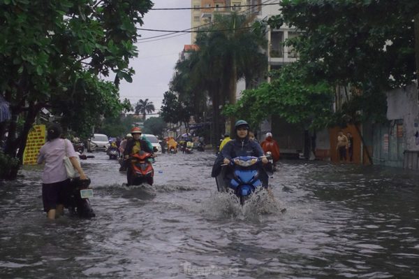 Nam Bộ, Nam Trung Bộ bước vào đợt mưa đỉnh điểm