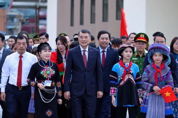Năm học mới: Thêm chính sách hỗ trợ học sinh, đưa AI vào chương trình học phổ thông