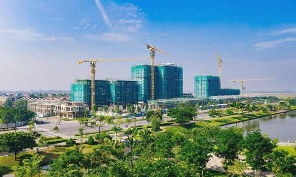 Nam Long cất nóc phân khu cao tầng tại Waterpoint