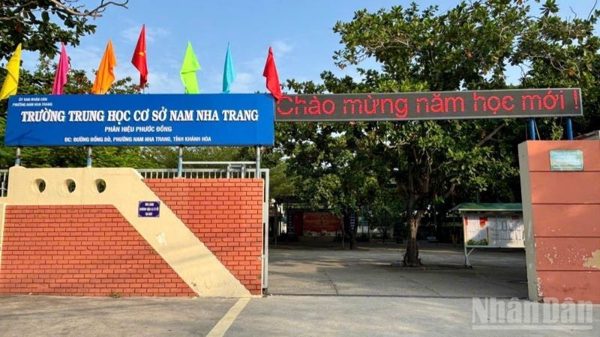 Nam Nha Trang nghiên cứu tổ chức lại mạng lưới trường học công lập