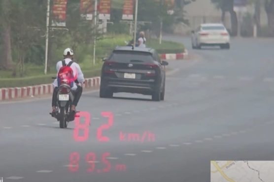 Nam sinh 16 tuổi lái xe máy mắc hàng loạt lỗi vi phạm