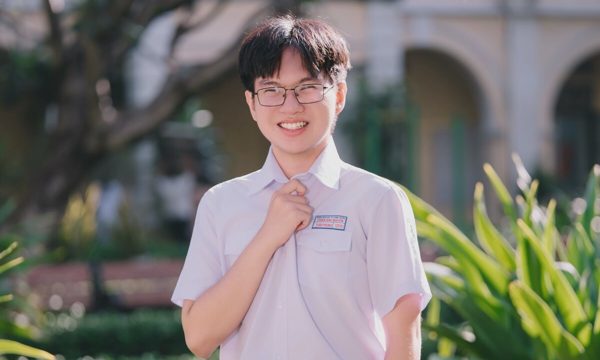 Nam sinh đạt 'hat-trick' giải quốc gia, 9.0 IELTS chọn học Sư phạm