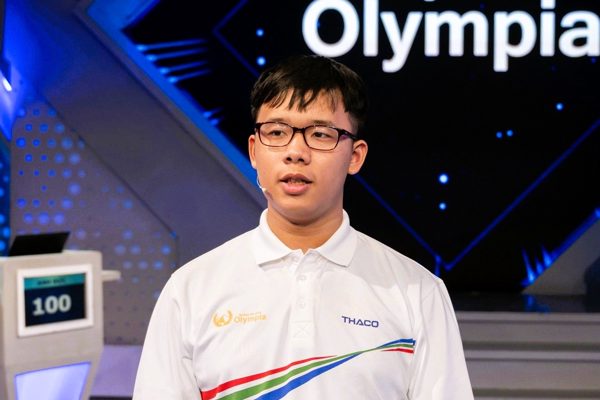Nam sinh Hà Nội vào chung kết Olympia nhớ và hát được 135 quốc ca