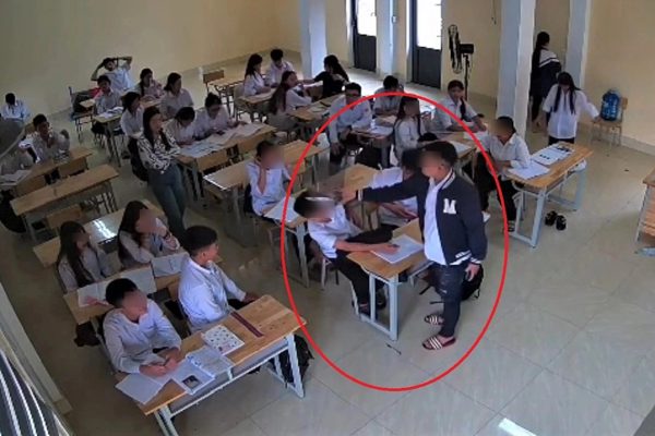 Nam sinh lớp 10 thủng màng nhĩ tai, xác minh việc bị bạn đánh ngay trong giờ học
