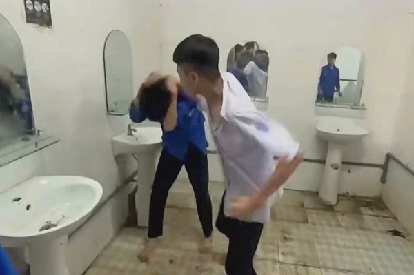 Nam sinh lớp 12 ở Lâm Đồng bị bạn học đánh gãy xương cánh mũi