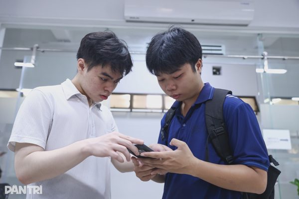 Nam sinh năm 2 thở dài: "Không vay được tiền chắc em phải nghỉ học"