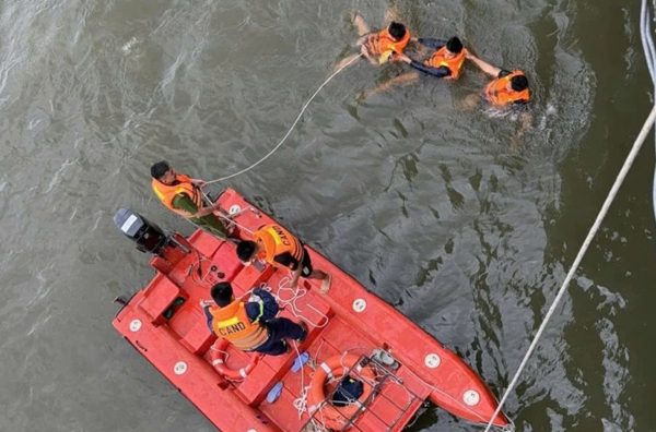 Nam thanh niên bỏ lại máy ảnh, vé tàu rồi nhảy xuống sông Hương tự tử
