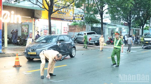 Nam thanh niên chạy Grab bị ô-tô đâm tử vong ở Đồng Nai