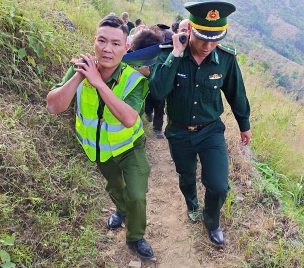 Nam thanh niên sống sót sau khi rơi xuống vực tại điểm cực Bắc ở Lũng Cú