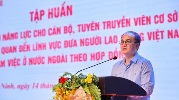 Nâng cao năng lực cho cán bộ, tuyên truyền viên về lao động đi làm việc ở nước ngoài