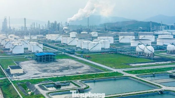 Nâng dự trữ xăng dầu lên 90 ngày: Bài toán không chỉ là xây kho