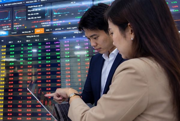 Nâng hạng chứng khoán: Thị trường có thể biến động, nhà đầu tư ứng phó thế nào?