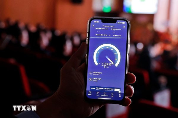Năng lực cạnh tranh số: Tốc độ Internet Việt Nam lọt top 10 thế giới