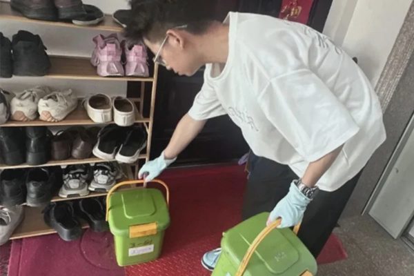 'Nền kinh tế lười' tạo ra nghề đổ rác thuê tại Trung Quốc