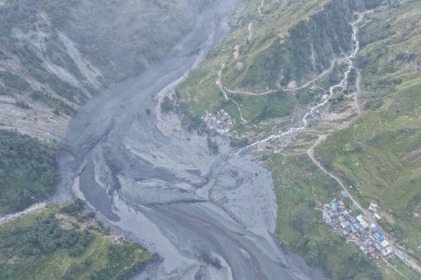 Nepal hứng đợt lũ quét mới, hơn 100 du khách nước ngoài bị mắc kẹt