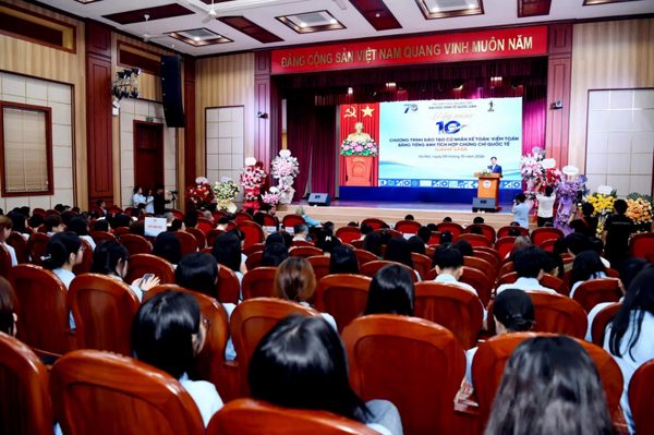 NEU và ICAEW kỷ niệm 10 năm hợp tác đào tạo nhân lực