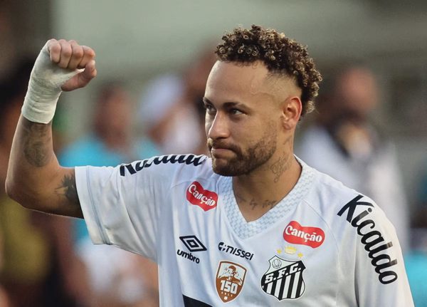 Neymar trả nợ thay cho CLB Santos