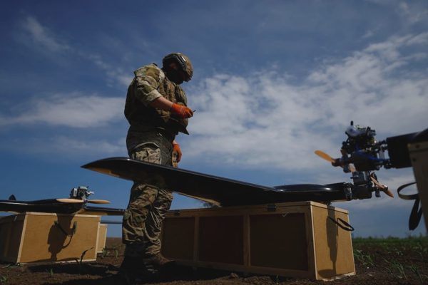 Nga cáo buộc Ukraine tập kích sập cầu đường sắt, nhiều toa tàu trật bánh