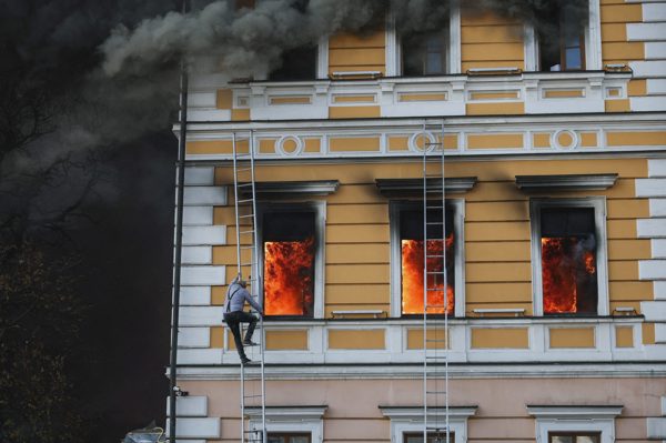 Nga không kích lớn, loạt vụ nổ rung chuyển Kiev