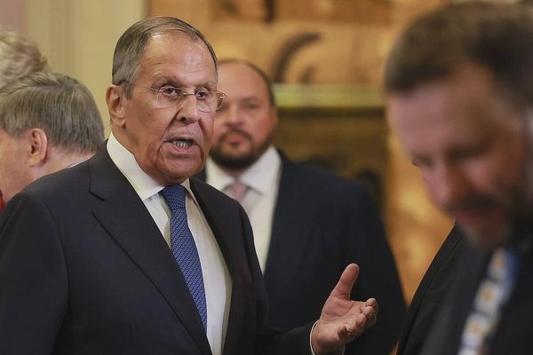Nga mời Tổng thống Ukraine đến Moscow đàm phán