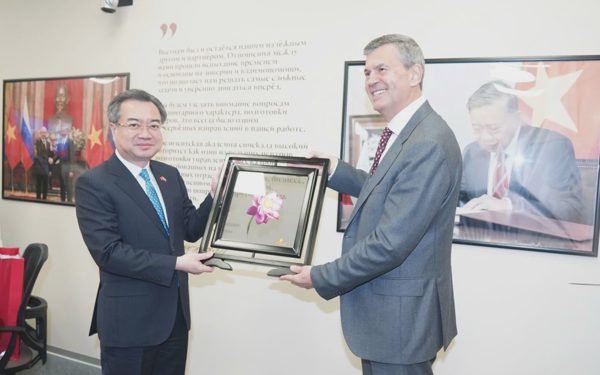 Nga sẽ chuyển giao công nghệ đánh giá năng lực cán bộ cho Việt Nam