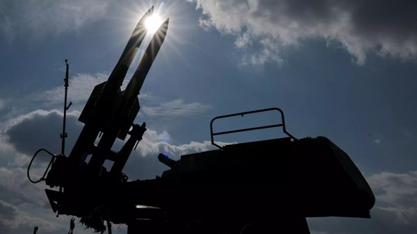 Nga tập kích nhà máy luyện kim lớn nhất của Ukraine