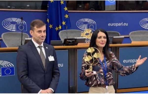 Nga và Ukraine ngừng bắn cục bộ, Phó Chủ tịch Nghị viện châu Âu dừng tuyệt thực