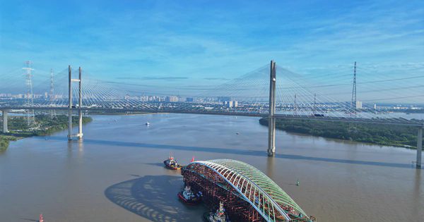 Ngắm 'lá dừa nước' 3.400 tấn vượt cầu tĩnh không cao nhất Việt Nam