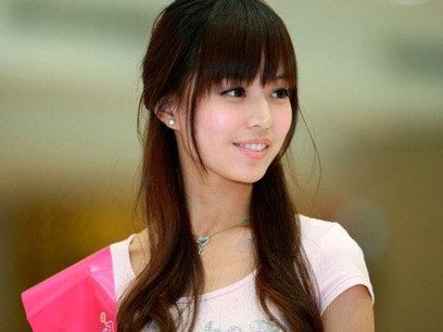 Ngắm nữ sinh được mệnh danh 'bông hoa ĐH Thâm Quyến'