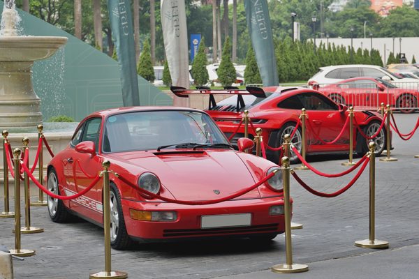 Ngắm Porsche 964 Carrera 4 gần 40 tuổi, giá đồn đoán hơn 20 tỷ đồng