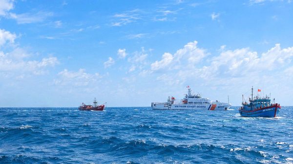 Ngăn chặn từ sớm, từ xa tàu cá vi phạm IUU