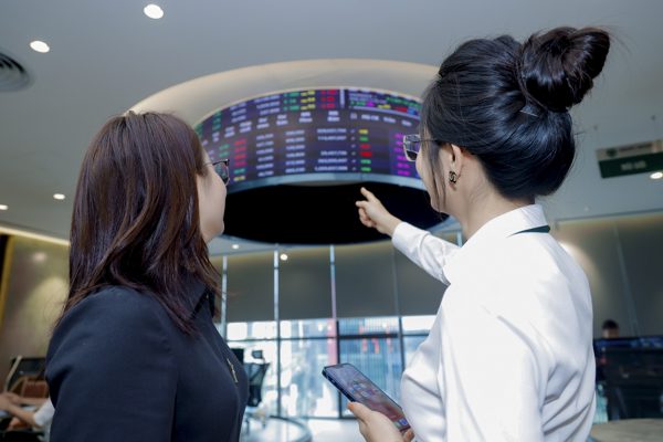 Ngân hàng Nhà nước giải thích việc kiểm soát rửa tiền với tiền bán chứng khoán, cổ tức