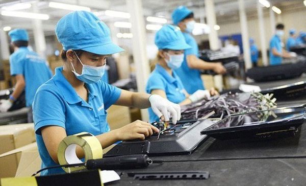 Ngân hàng nhiều tiền, sao doanh nghiệp nhỏ và vừa khó tiếp cận?