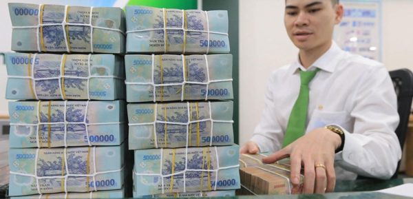 Ngân hàng ở TP.HCM ‘bơm’ 5,8 triệu tỷ đồng ra thị trường