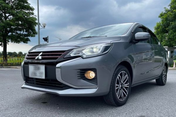 Ngân hàng rao bán cả lô 5 xe ô tô Mitsubishi giá khởi điểm chỉ như 1 xe mới
