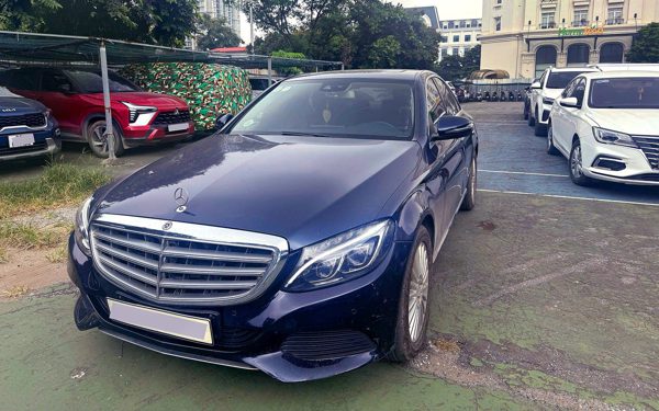 Ngân hàng thanh lý hàng loạt ô tô giá rẻ, xe sang chưa đến 300 triệu, thậm chí có cả Rolls-Royce