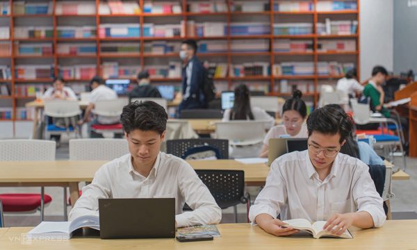 'Ngành giáo dục chịu áp lực lớn vì AI'