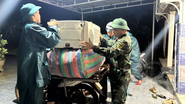 Ngập lụt do mưa lớn, Quảng Trị khẩn trương di dời người dân trong đêm